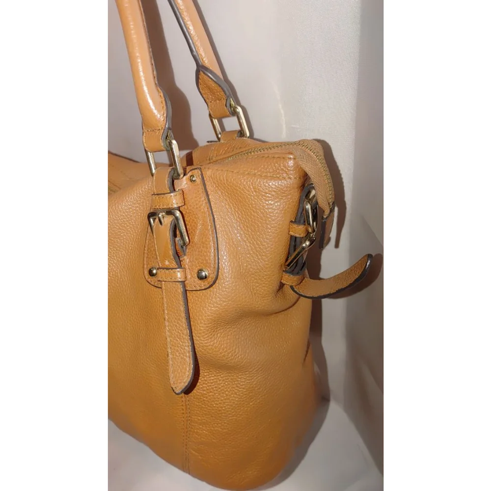 Kattee Pebbled Leather Shoulder Bag